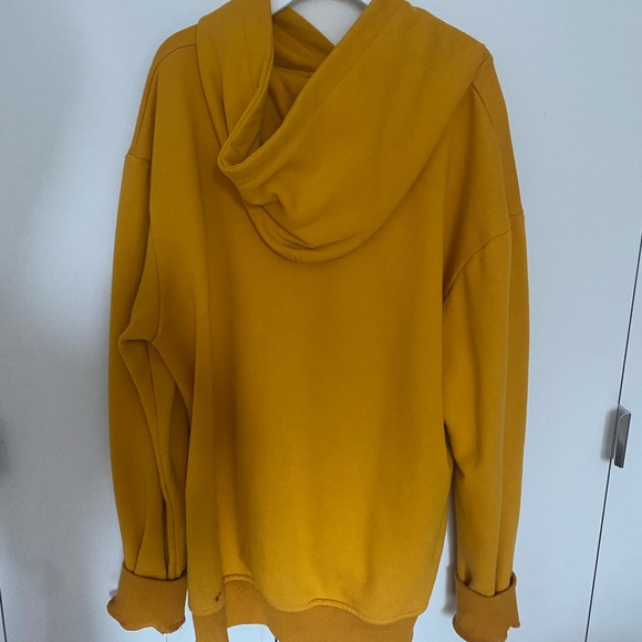 Justin Bieber drew house inspired sweatshirt - Picture 3 of 4